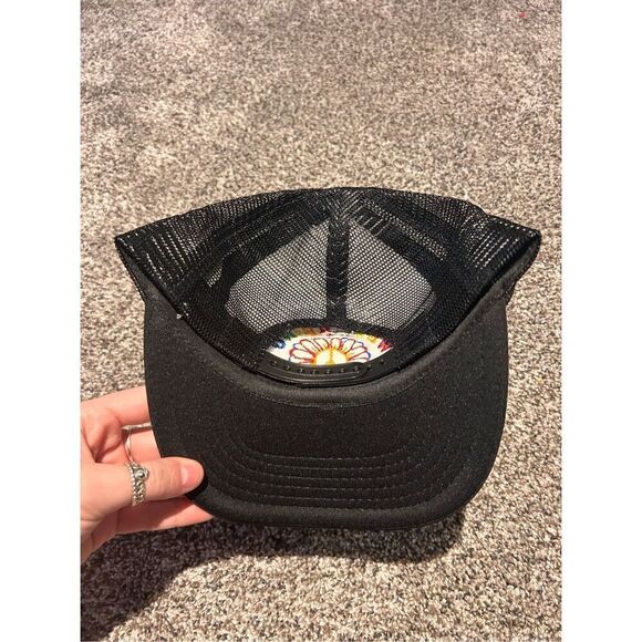 Well being, peace sign, flower trucker hat C27-30 - Picture 3 of 4